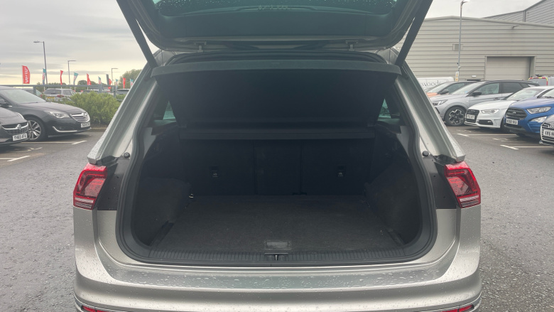 Volkswagen Tiguan 2.0 TDi 150 R-Line 5dr DSG Diesel Estate